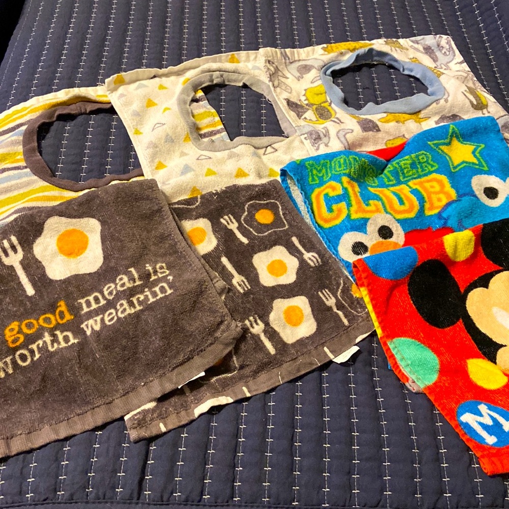 7 piece Over the head Bibs, Terry Cloth, Elmo, Dino, Mickey, Eggs!